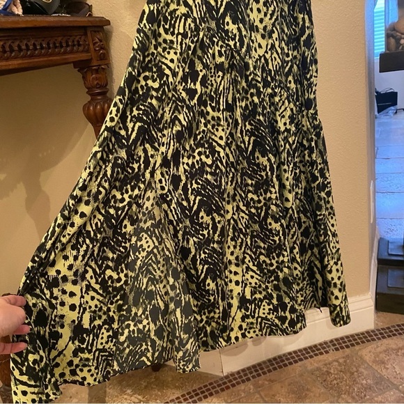 TOPSHOP Women Lime Green Black Patterned V-Neck Maxi Dress Size 8 - Picture 3 of 10